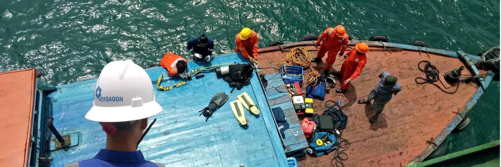 15 TAHUN BERPENGALAMAN DALAM INDUSTRI PELUMAS